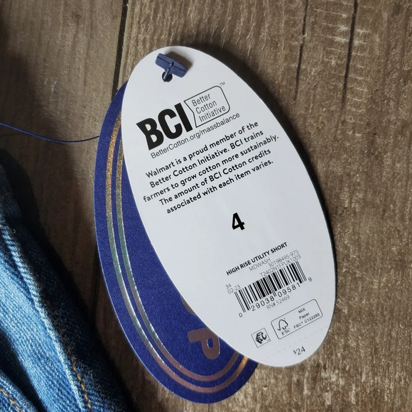 NWT SCOOP Highrise Utility Rolled Cuff Denim Shorts Size 4 Medium Wash - Picture 4 of 10